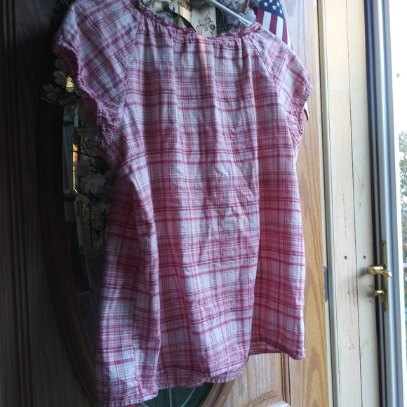 Faded Glory Ruffled Tee - Picture 4 of 6